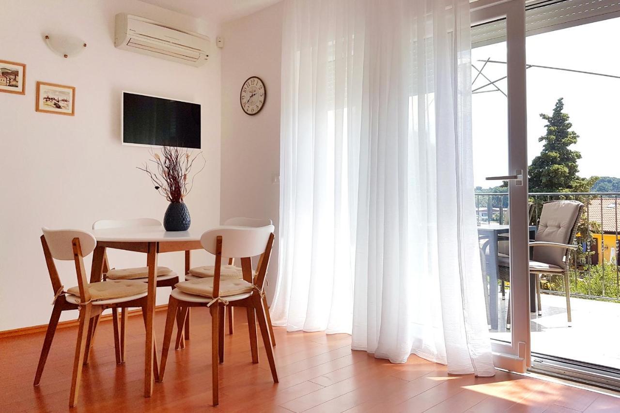 Apartma Apartments By The Sea Rovinj - 3373 *