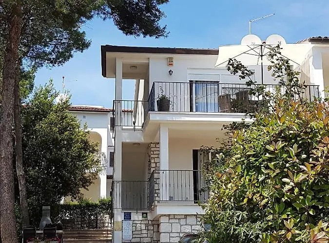 Apartments By The Sea Rovinj - 3373