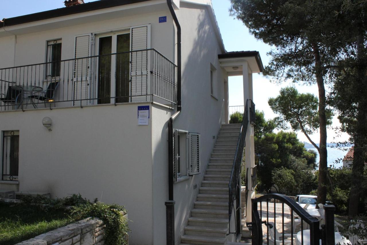 Apartment Apartments By The Sea Rovinj - 3373