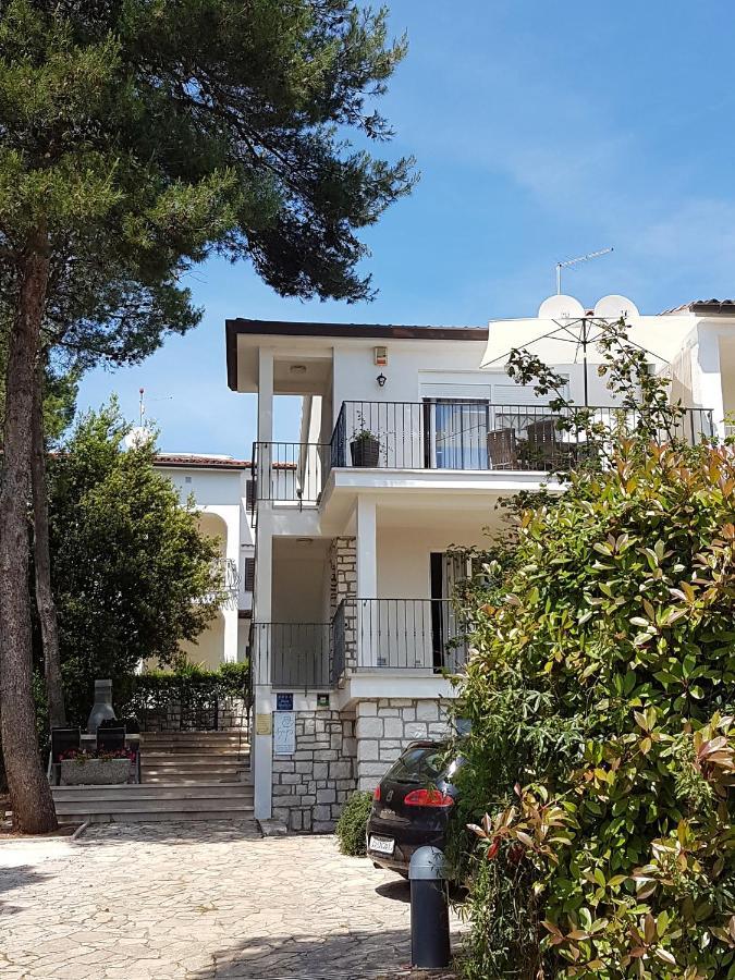 Apartment Apartments By The Sea Rovinj - 3373